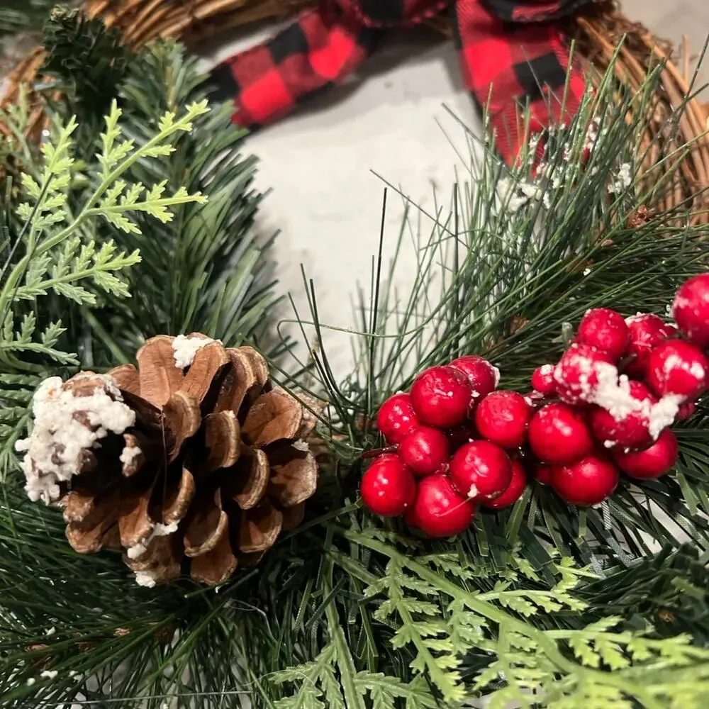 (2) Small Christmas Wreaths - Picture 5 of 7
